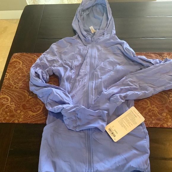 Lululemon In Flux Jacket Lullaby LW4G23S Lightweight Water Repellant size 6, NWT